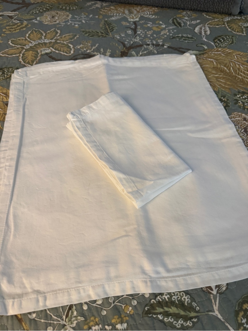 White Cotton Napkin Set